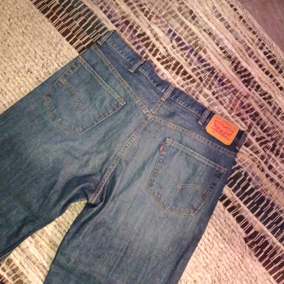 Levi's - Picture 2 of 7